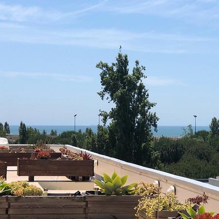 Beautiful Penthouse Apartment With Terrace - 4 Minute Walk To The Beach Troia Ngoại thất bức ảnh