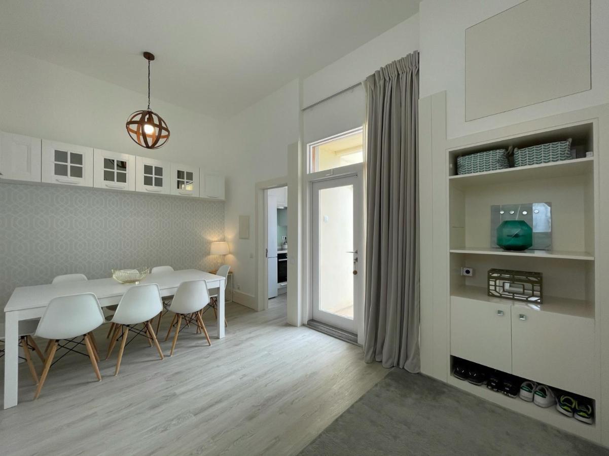 Beautiful Penthouse Apartment With Terrace - 4 Minute Walk To The Beach Troia Ngoại thất bức ảnh